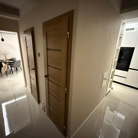 Ferencz Koelcsey - Premium Flat *